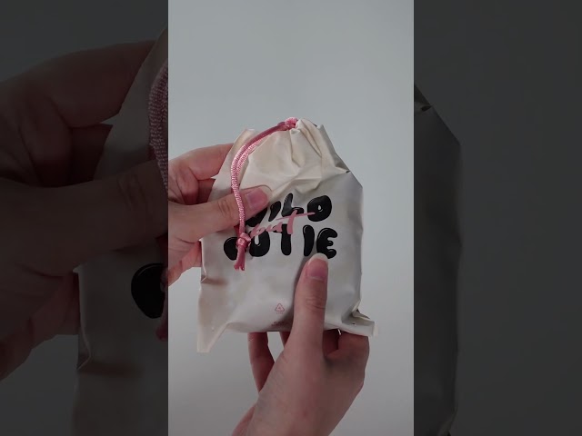 Vídeo relacionado con POP MART Crybaby Wild but Cutie Series - Vinyl Plush Pendant de Acción Popular Figura Coleccionable y Adorable Juguete Artístico Regalo Creativo 1PC