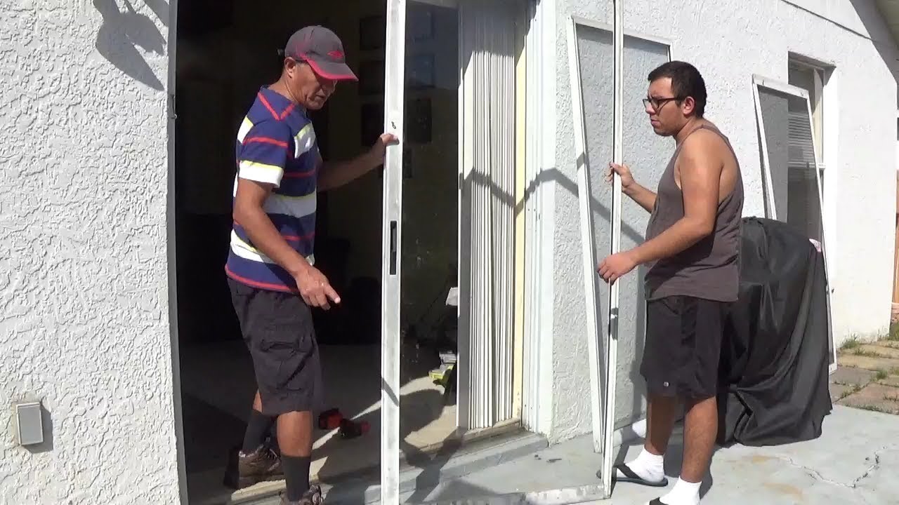 ¿Como remplazar las ruedas de una puerta de patio corrediza