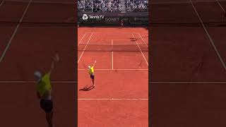 Теннис Djokovic steals this point in Geneva!