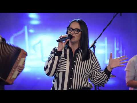 Aneta i Grupa Molika - More sokol pie (Art Studio Production Live TV Show)