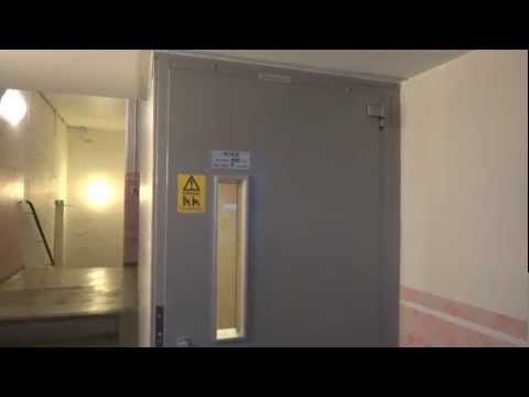 Simple KONE Roped Hydraulic elevator @ Kaptensgatan 11A, Söderhamn, Sweden.