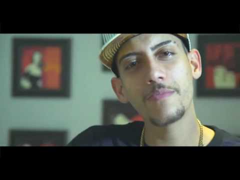 download lagu mp3 mp4 Sua Bunda Virou Alvo, download lagu Sua Bunda Virou Alvo gratis, unduh video klip Sua Bunda Virou Alvo