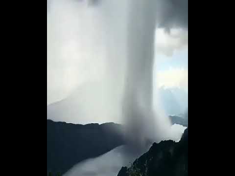 Real Video Of Cloud Bursting Somewhere||Muneera Gardener
