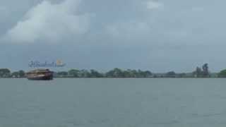 preview picture of video 'Kerala Houseboat Cruise in Aleppey and Kumarakom'