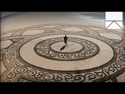 カリフォルニアのビーチにある不思議な砂のデザイン (The Mysterious Sand Designs On California's Beaches)