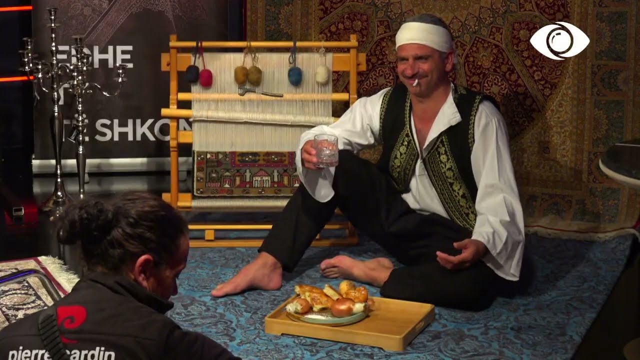 Me raki dhe ushqime tradicionale, fotot labçe të Qetosorit