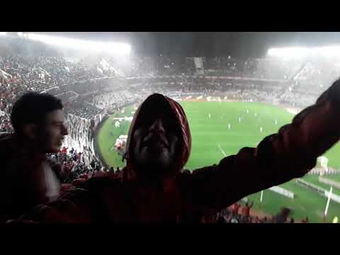 "Desde chiquito yo te vengo a ver. River vs belgrano" Barra: Los Borrachos del Tablón &bull; Club: River Plate