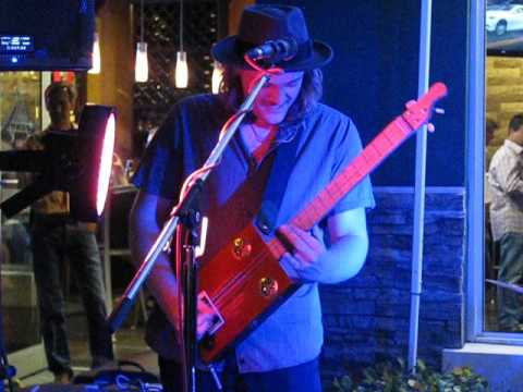 Jl Fulks Playing A Cigar Box Guitar At The Boynton Beach Smoke Inn Cigar Box Event 2017