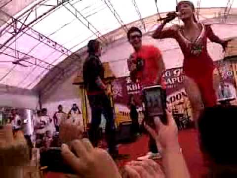 BETRAN,JONATHAN,JULIA PEREZ penasaran 1