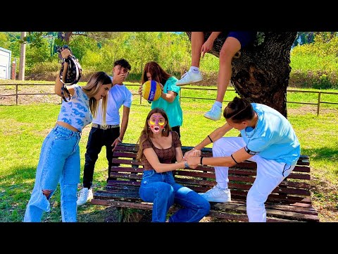 I MIEI AMICI MI HANNO BULLIZZATO !!! - by Charlotte M.