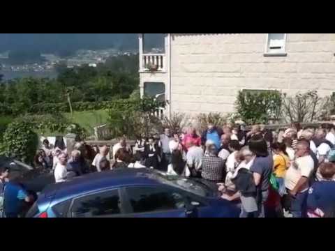 Concentración para defender la casa del portavoz de Salvemos Vilaboa