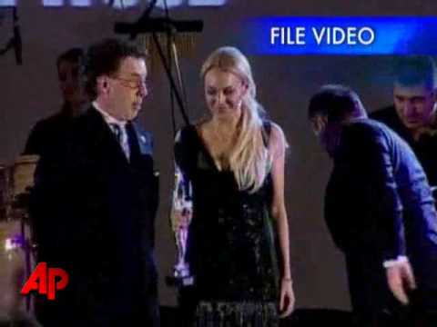 More Insight Into Lohan's Feud With E*Trade