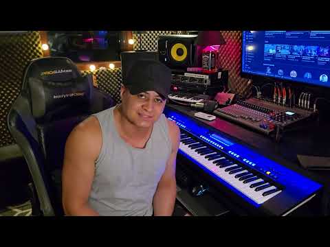 GRABBING IT RIGHT NOW - HARRY THE WIZARD - SMILE, I'M KING