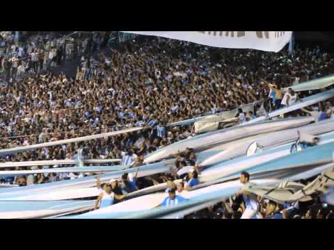 "Muchachooos, traigan vino juega La acade - Impresionante!" Barra: La Guardia Imperial &bull; Club: Racing Club &bull; País: Argentina
