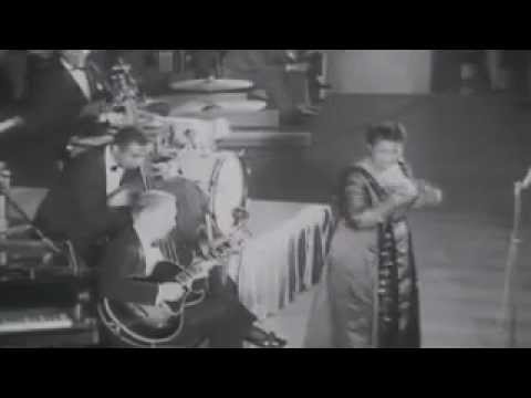 Ella Fitzgerald: I Can't Give You Anything But Love (Live)