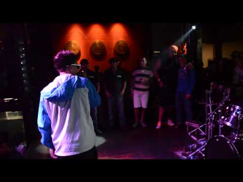 Mc Lon na Boate Favorita Music