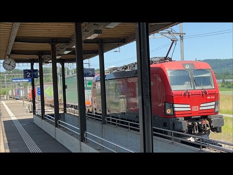 DB Cargo Siemens Vectron 193 312 mit KLV Zug in Hendschiken