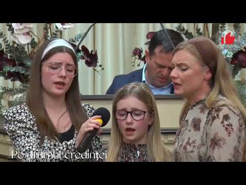 Pastor Daniel Hada cu familia lăudând Pe Domnul - La început era cuvântul,,