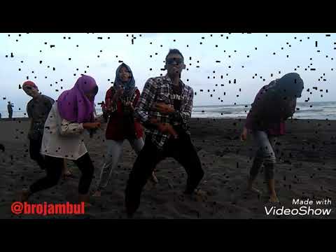 masih goyang tetew..