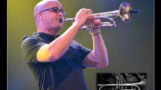 Luis Aquino en su versión instrumental de la canción &quot;Demasiado bueno&quot; de Kany García