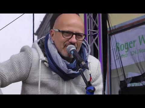 "Paul Radau live" auf dem Weihnachtsmarkt in Much.