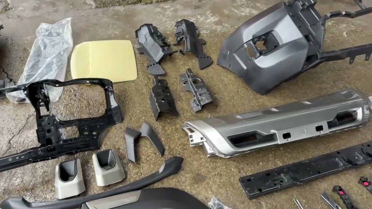 Toyota Hilux 2015- Full Facelift Kit to 2022 Look (for 2015-2020) Video 4