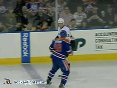 Andy Sutton vs Theo Peckham Feb 13, 2011