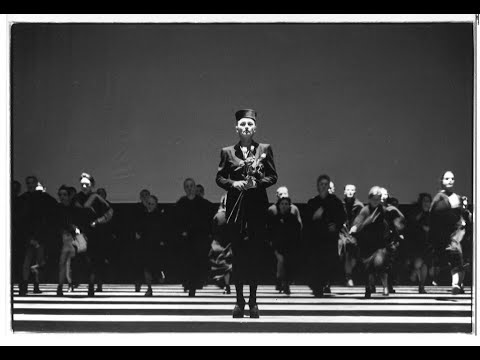 Ein Sportstück 1/2 / Text: Elfriede Jelinek / Inszenierung: Einar Schleef (Burgtheater Wien 1998)