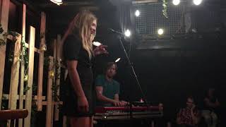 Sandra van Nieuwland Hunter (akoestisch)