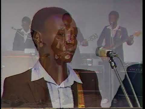 MBE MUKOBWA WAZIZE IKI by Canjo Amisi with Amabano