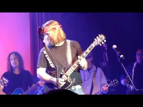 Metallica: Tuesday's Gone (feat.Jerry Cantrell,Pepper Keenan,Gary Rossington,Jim Martin) Live