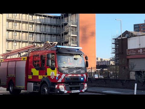 Greater Manchester Fire & Rescue Service - Moss Side pump Responding
