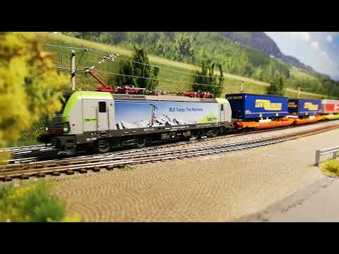 Roco BLS193 mit KLV-Zug, Taschenwagen T3000e LKW-Walther, Arcese u. a.