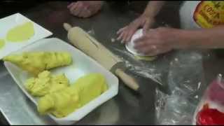 preview picture of video 'Aprenem a fer pans del món a Alella'