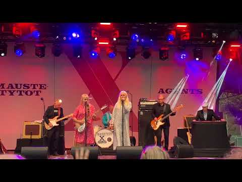 Maustetytöt x Agents - Tein Kai Lottorivini Väärin. Live at TapiolaFestival. Espoo,Finland 20.8.2022