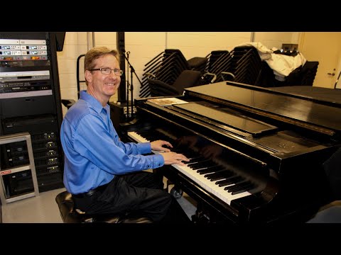 Nephew of Mister Rogers plays his famous Uncles song