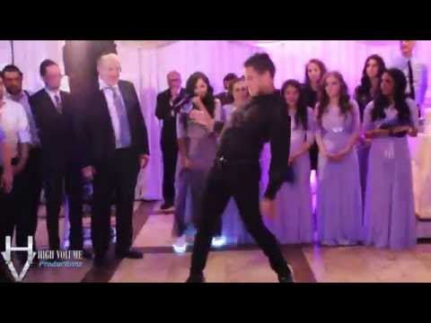 DJ Baturo at El Caribe - Song: Chakshur - Lo nafsik et hashimcha