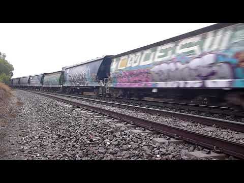 G&W 1281S. GWA003 GWA007 & GWA006 crosses SCT 6MP9 at Mt Barker Jct. 24/2/18