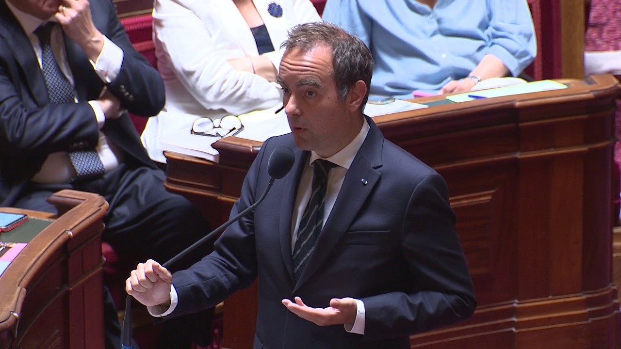 Illustration: Canicule : le Premier ministre accuse l'opposition de « spéculations sur un bilan humain »
