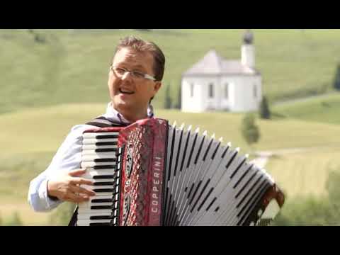 DUO NATIONAAL  -  In gedachten zie ik het kerkje weer