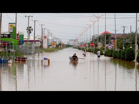 Let's Go to See The Flooded Chamkar Street 217 at Prek Chrey Market