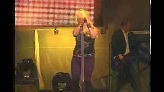 MIRANDA LAMBERT   Somewhere Trouble Don&#39;t Go   2010 Live