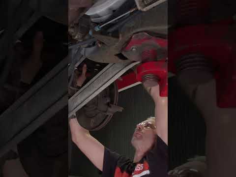 Removing the Rear Axle on a Ford Crown Victoria