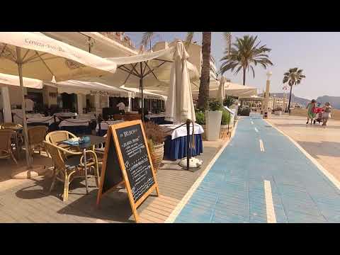 Altea, caminando en avenida maritima - Altea Spain beach street