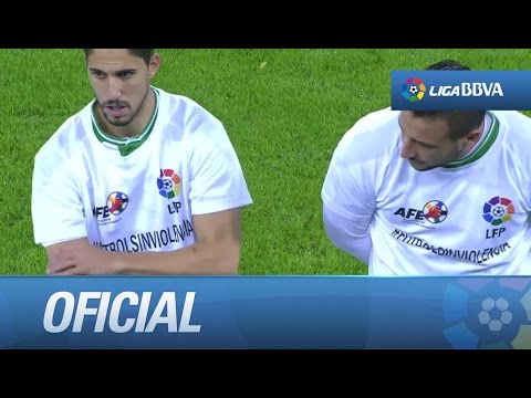 Camisetas por un "fútbol sin violencia" en el Athletic Club - Córdoba CF