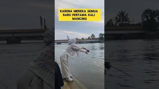 Download lagu momen lucu ketika wanita cantik pertama kali mancing ikan bikin ngakak ‼️‼️ #ngakak #lucu #mancing mp3