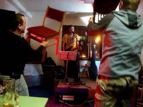 Vidle v hajzlu - Dudy