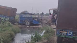 Finally kichad me fasa huya tractor Nikal hi gya