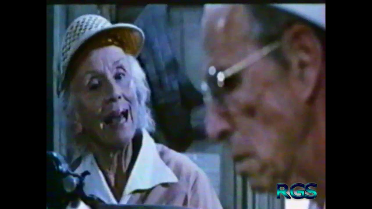 Miracle sur la 8e rue - Bande d'annonce  VF.(Batteries Not Included).