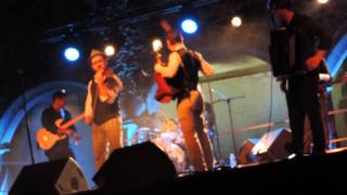 Groupe "Les yeux noirs"